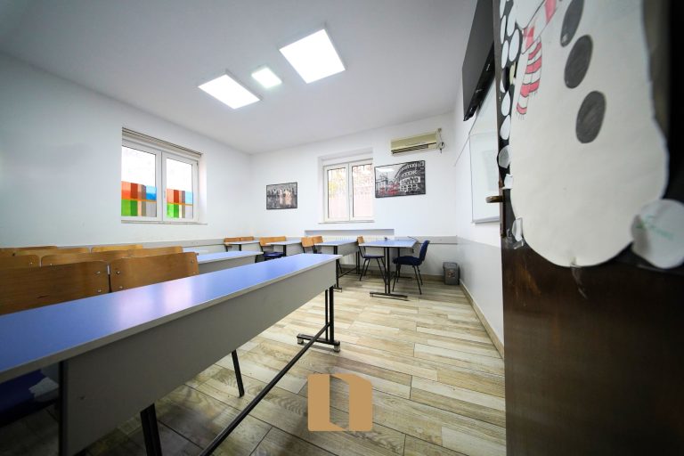 ZYRË ME QIRA – QENDËR E QYTETIT | 120 M²