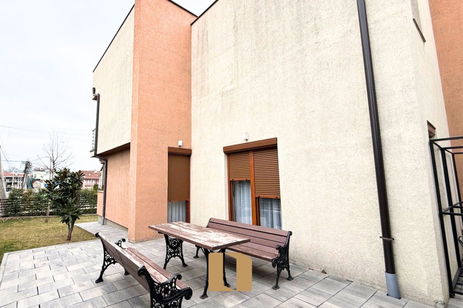 SHTËPI ME QIRA – TE ALBI MALL | 210 M²