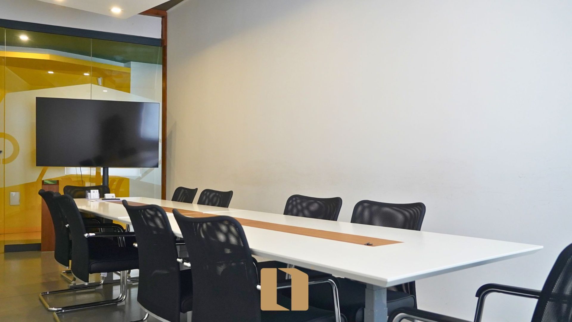 ZYRË ME QIRA – 404 M² | NARTEL CENTER, PEJTON – PRISHTINË