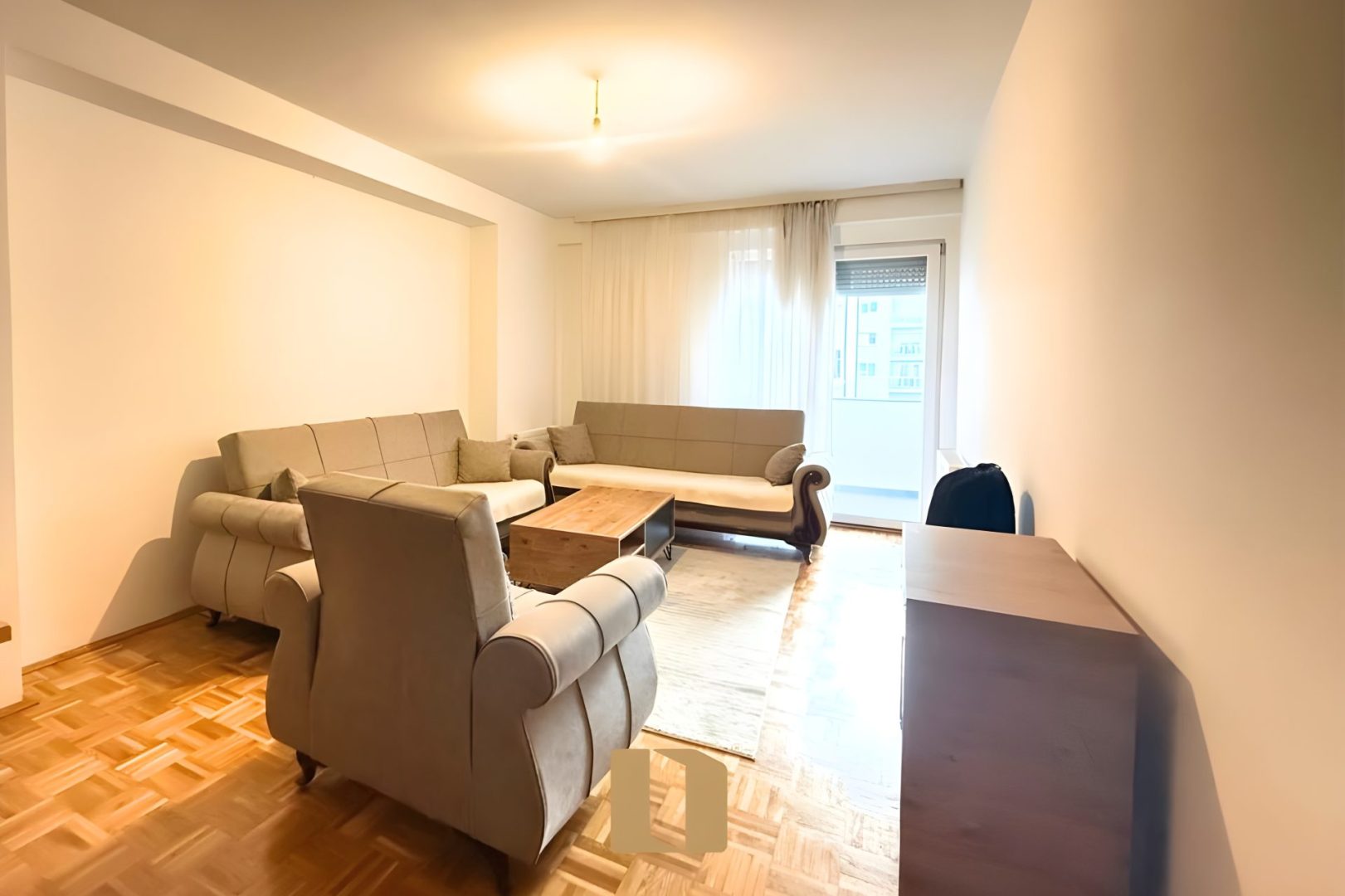 BANESË ME QIRA NË LAGJEN E MUHAXHERËVE | 66 M²