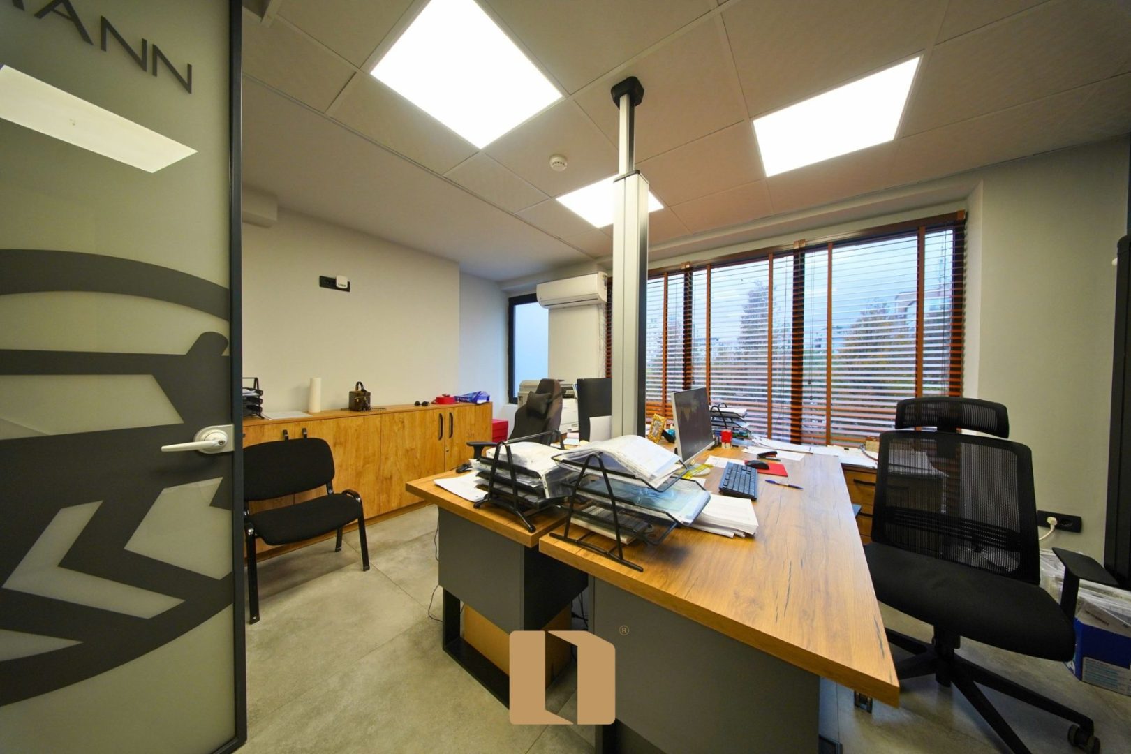 ZYRE ME QIRA NË SHESHIN ZAHIR PAJAZITI – PRISHTINË 173M²