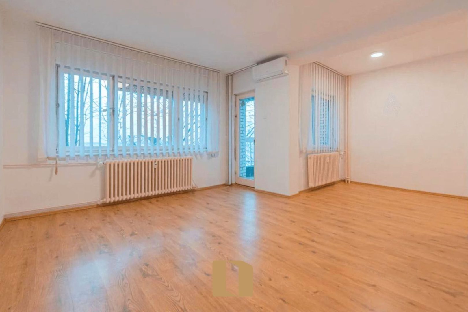 BANESË / ZYRË ME QIRA – ULPIANË 65m²