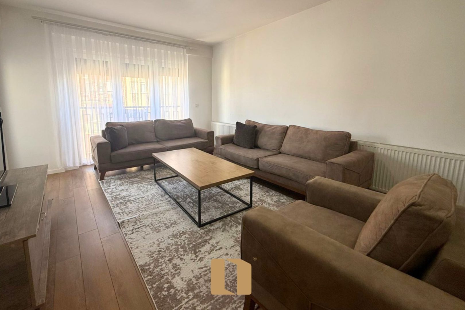 BANESË ME QIRA TEK PARKU I QYTETIT – 80M²