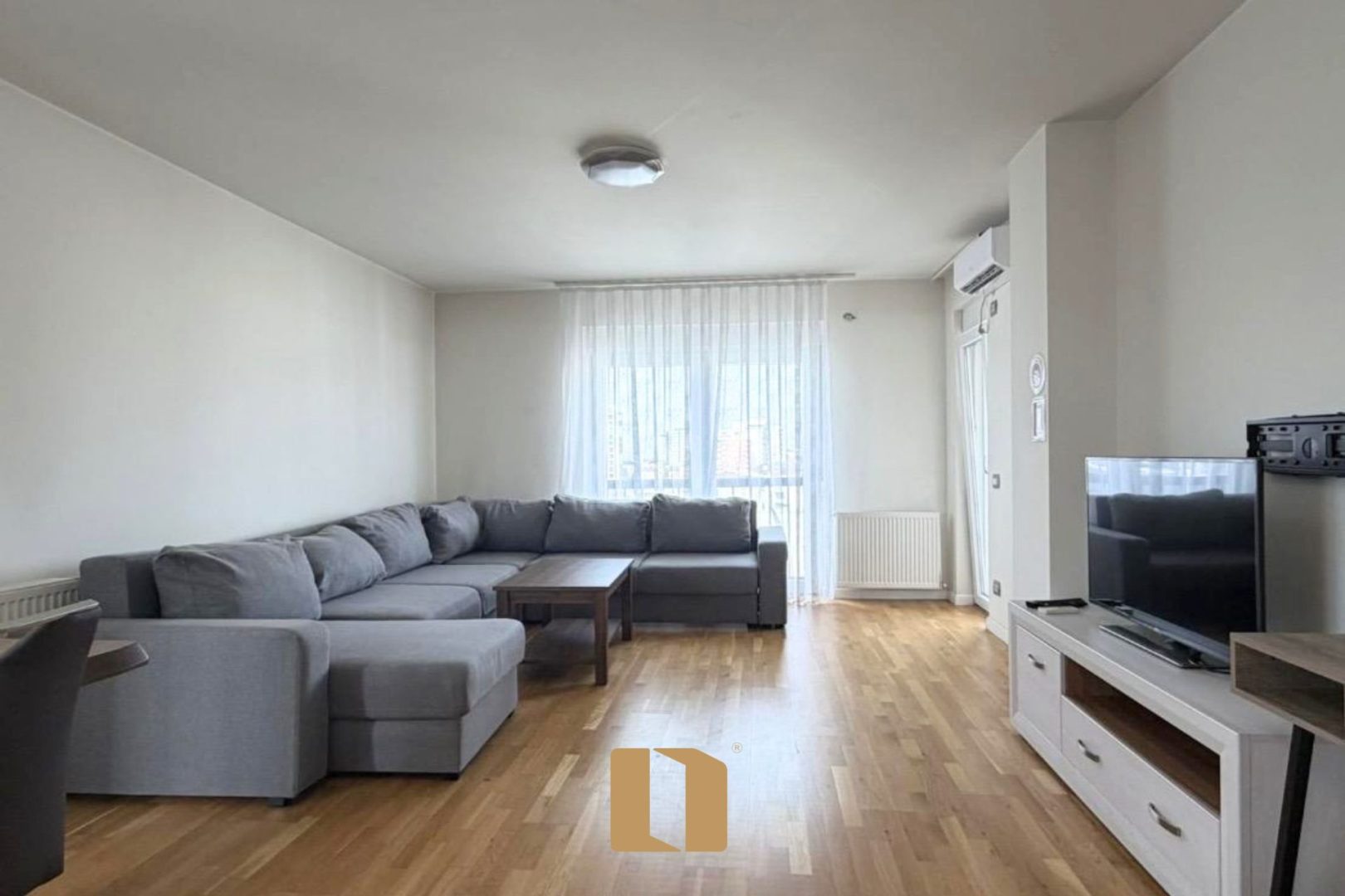 BANESË ME QIRA NË BREGUN E DIELLIT – 96 M²