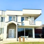 SHTËPI ME QIRA NË BËRRNICË TË EPËRME – 210M²