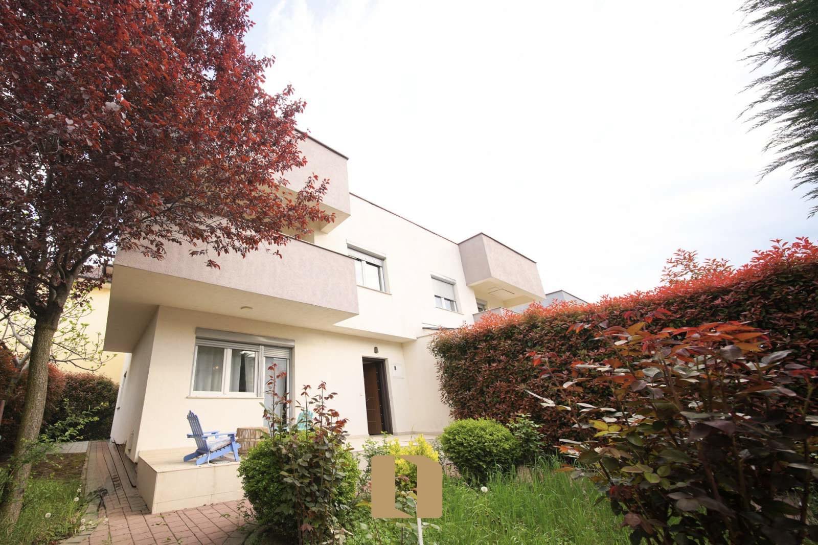 SHTËPI NË SHITJE – EMSHIR | 178m²