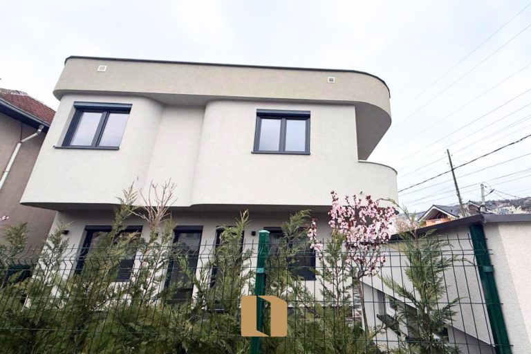 SHTËPI ME QIRA NË SOFALI – 160M²