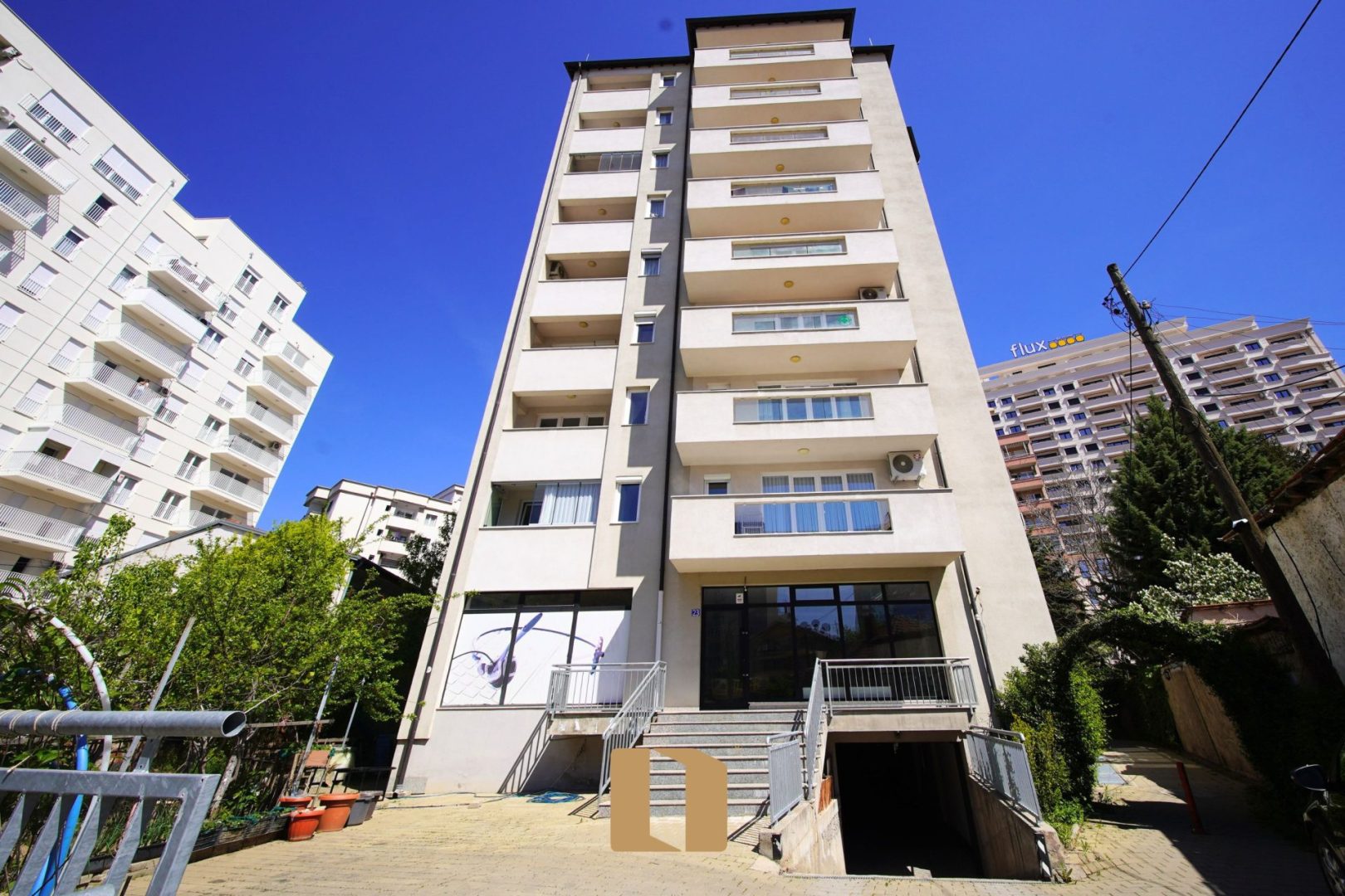 LOKAL ME QIRA – TOPHANE | 252m²